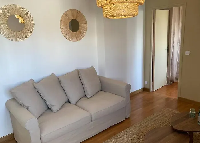 Sagrada - Le Boheme **** *